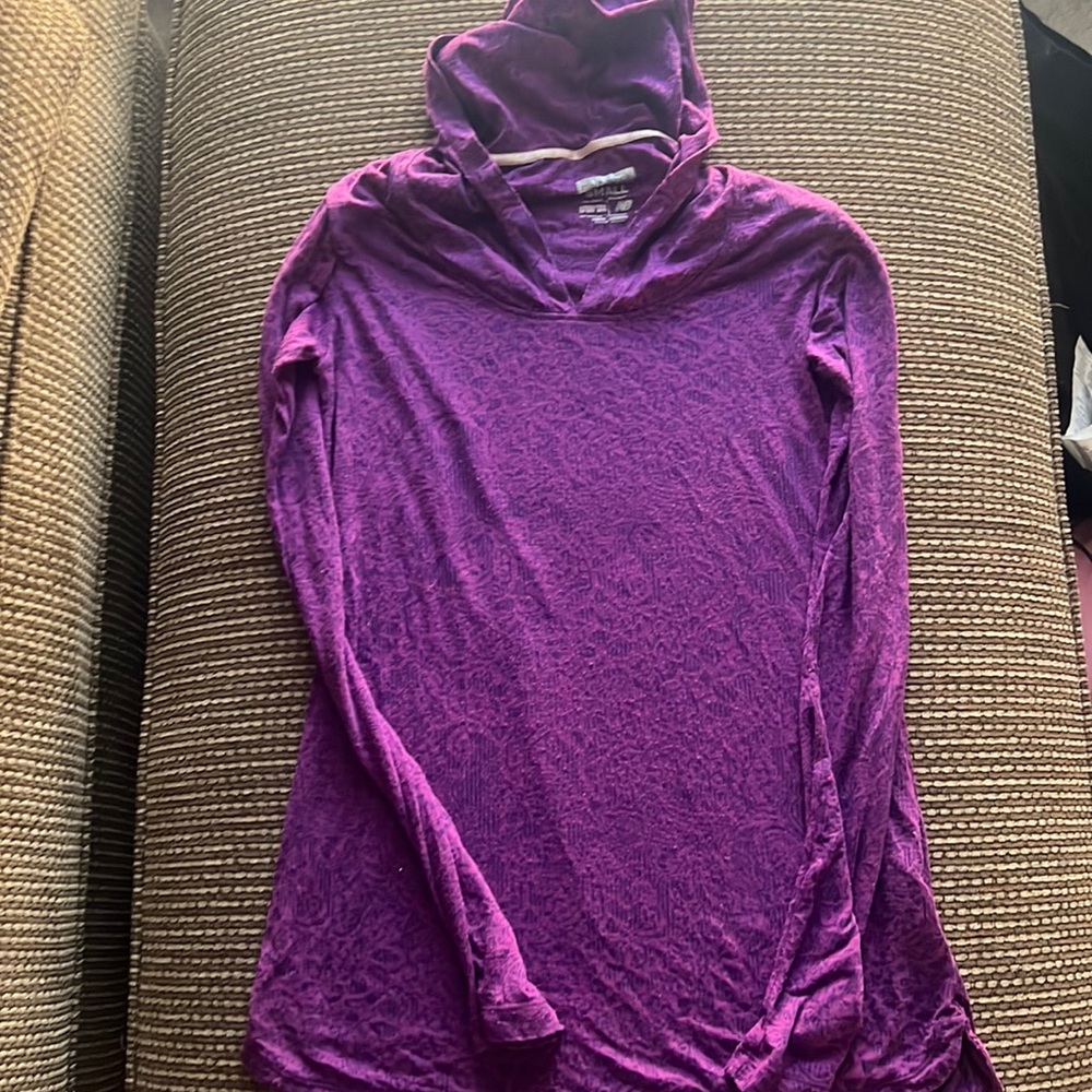 VGUC new Balance hooded top purple size small